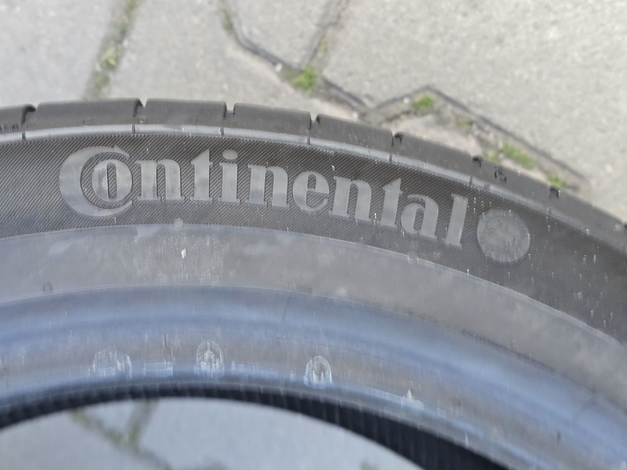 225 45 18 Continental 2бр