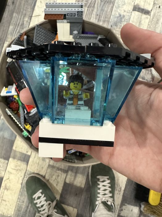 Огромен кашон, пълен с оригинално LEGO