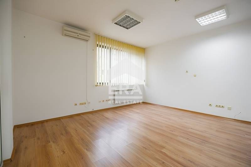 Дава се под наем Офис в София, Лозенец - 70 кв.м за 799 € - Снимка #1