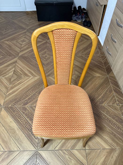 Masă cu scaune de 6 persoane