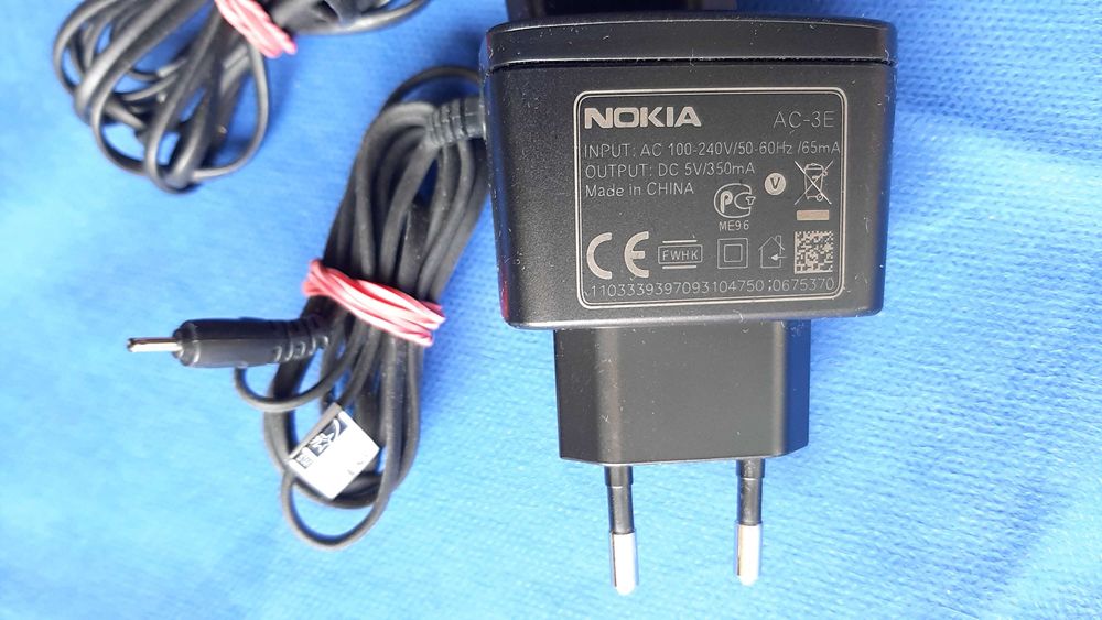 5 x incarcatoare telefoane:Nokia,Sony Ericsson,Adaptor.Borsete telefon