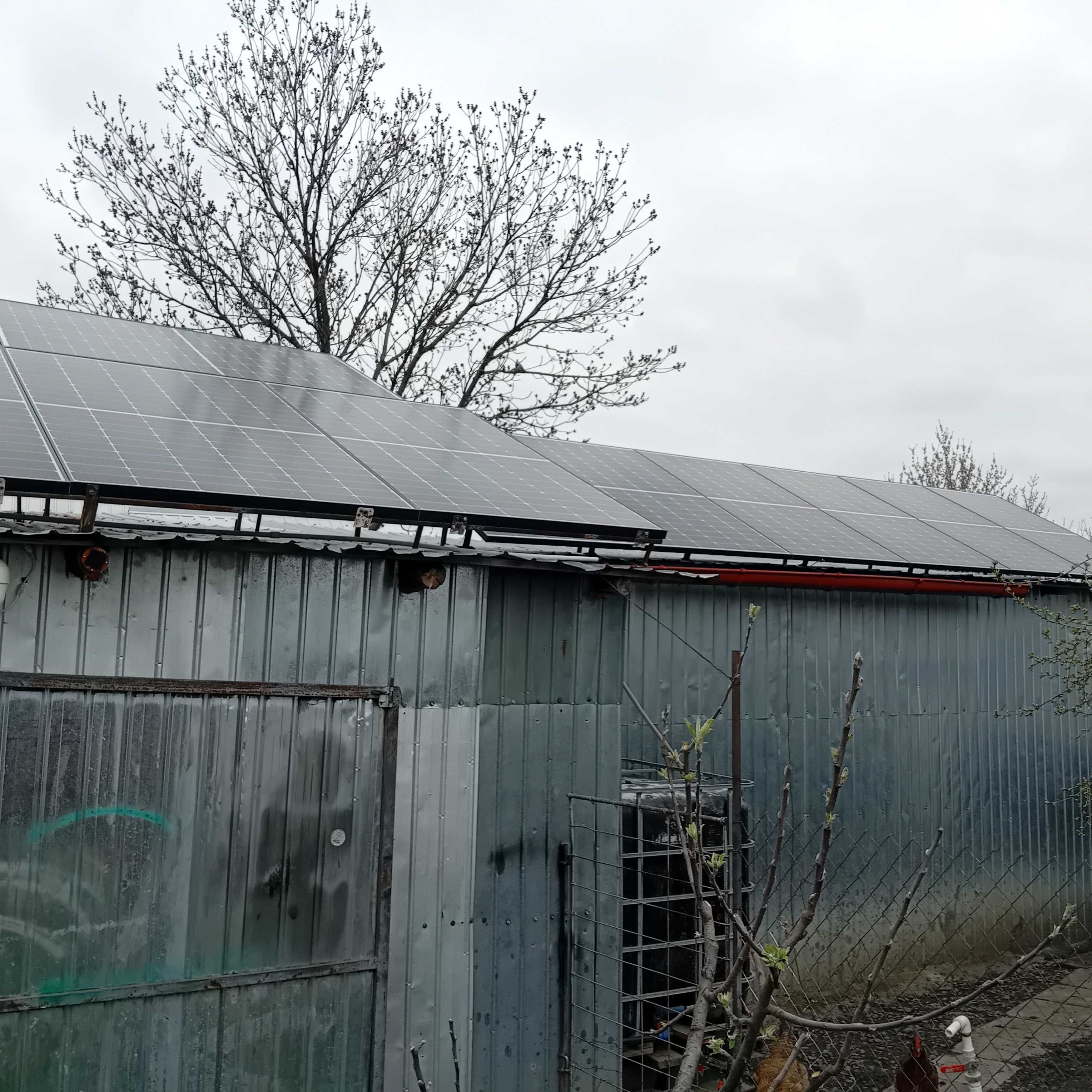 Panouri solare  produce curent