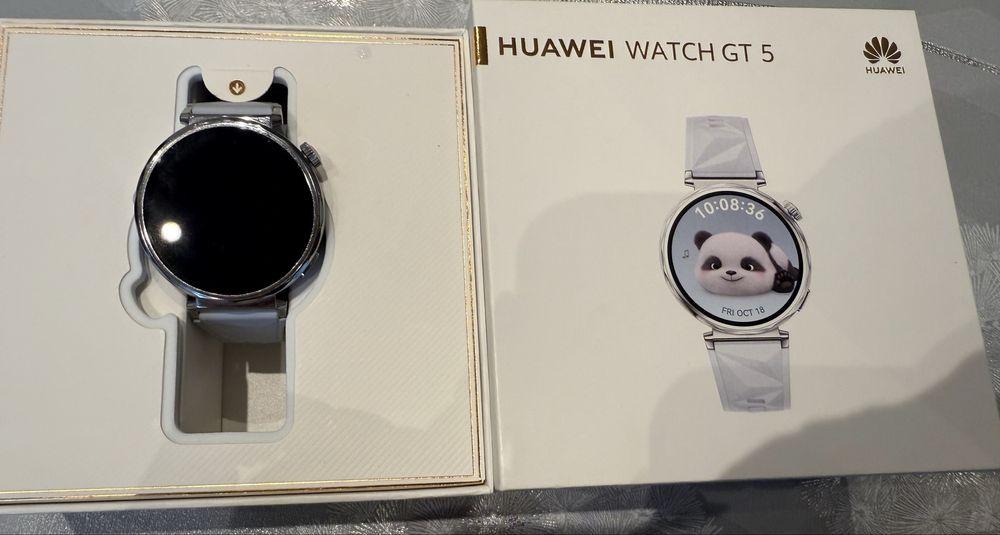 Часовник Huawei watch GT5 с дълга оставаща гаранция