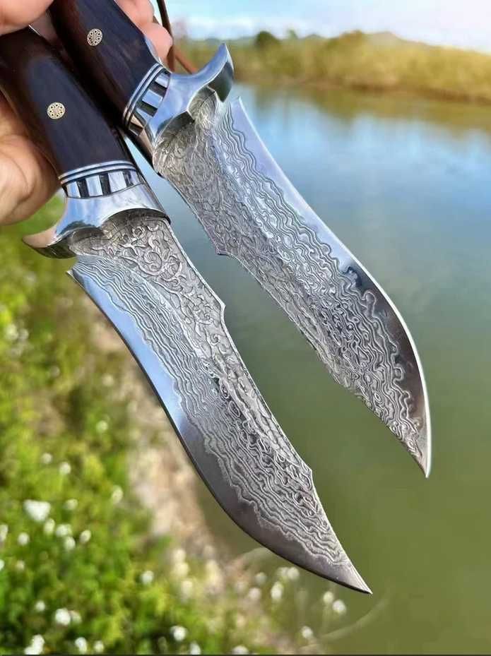 Cutit japonez Komodo Skin, lama Damasc 67 straturi, teaca piele taur
