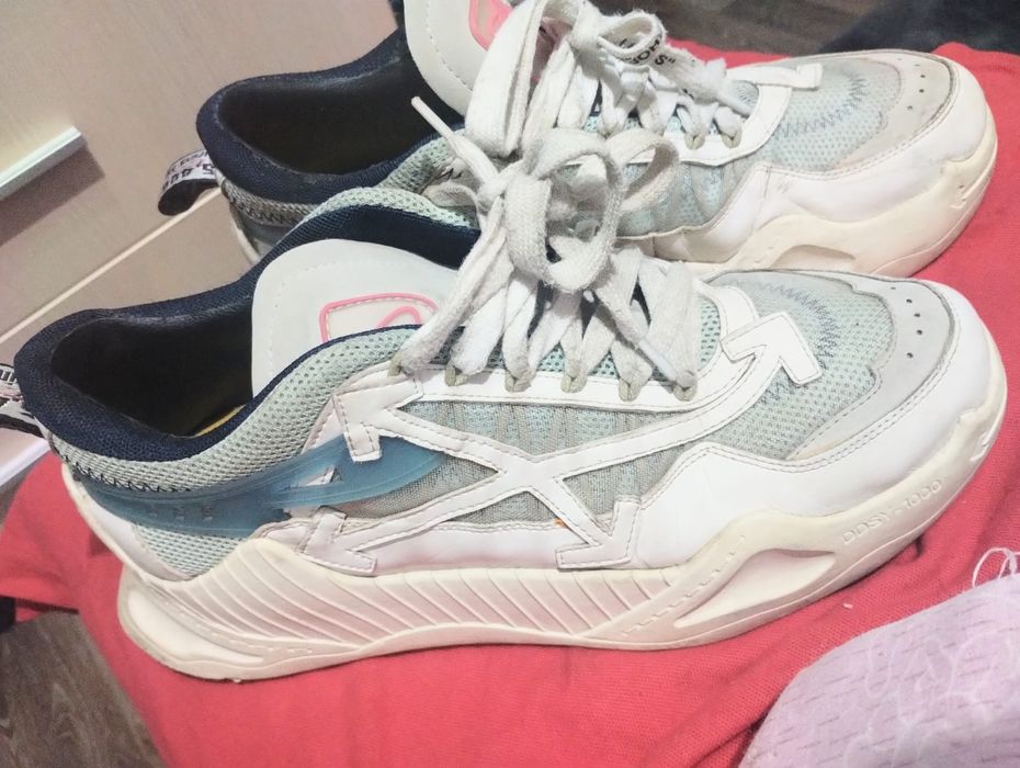 Adidas  pt.toate sezoane