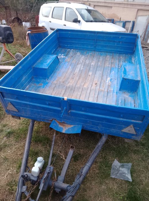 Remorca 750 kg cu sistem de franare