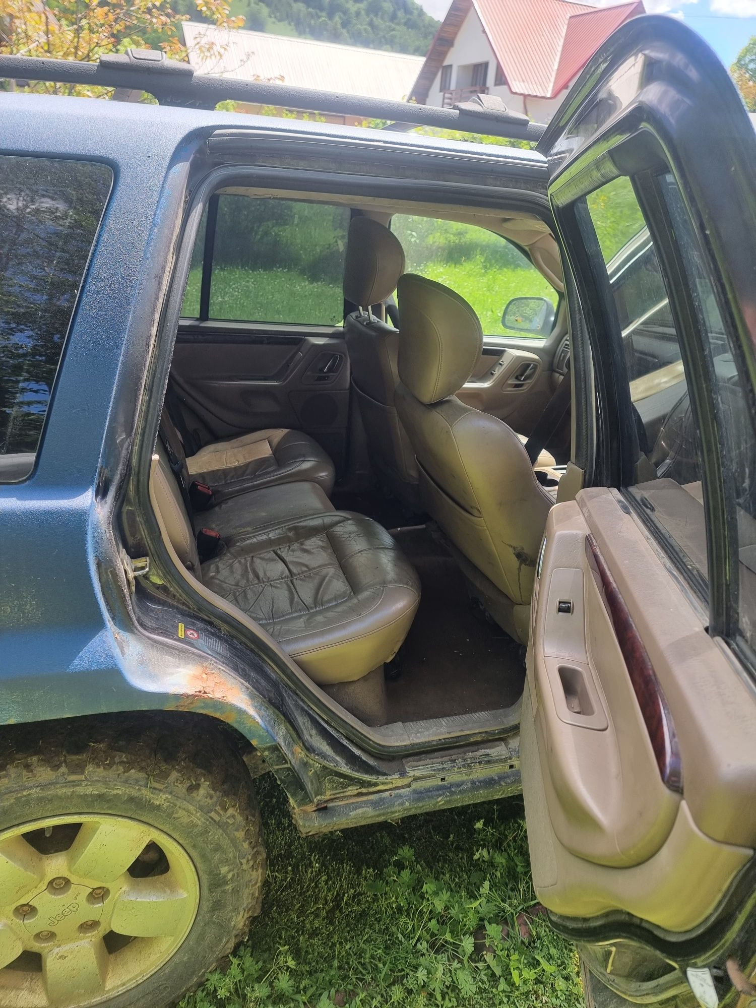 Dezmembrez jeep grand cherokee 2.7