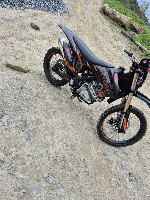 Vând cross alfarad 250cc
