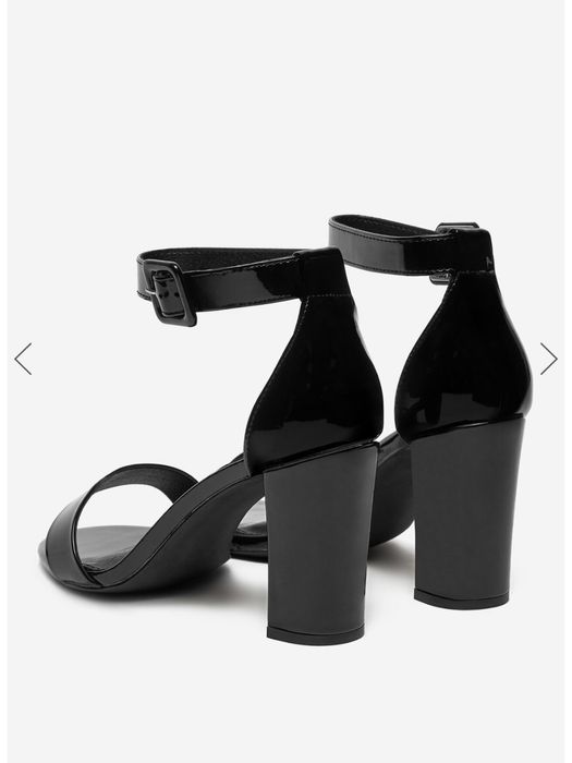 Черни лачени токове