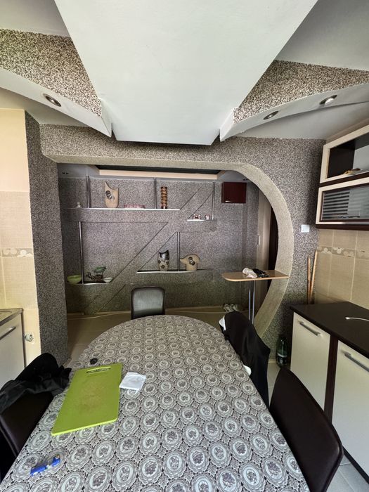 Vand apartament 2 camere decomandate pestre drum de pizzeria Mamamia