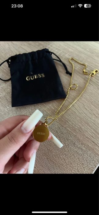 Lantișor Guess purtat o singura data