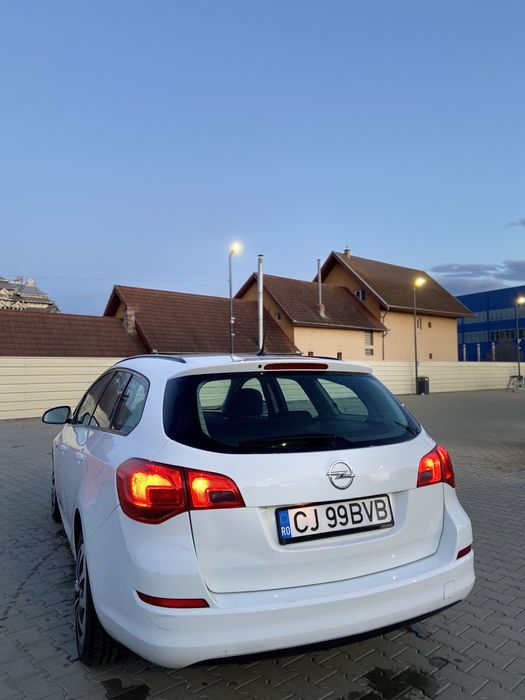 Opel astra j sportstourer 1.3 cdti
