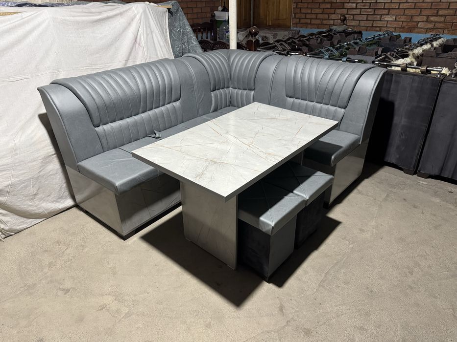 Продаётся кухоный уголок