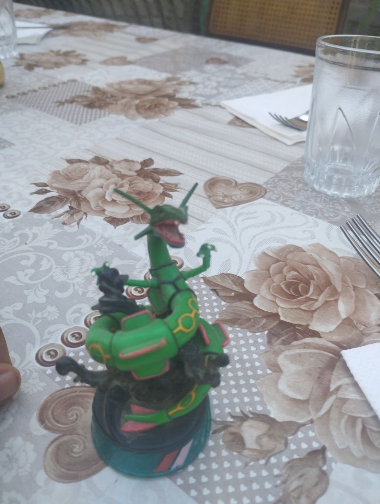 Jucărie pokemon rayquaza din anul 2009