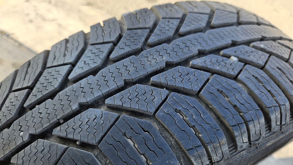 2бр гуми 175 65 14 дот 20 семперит