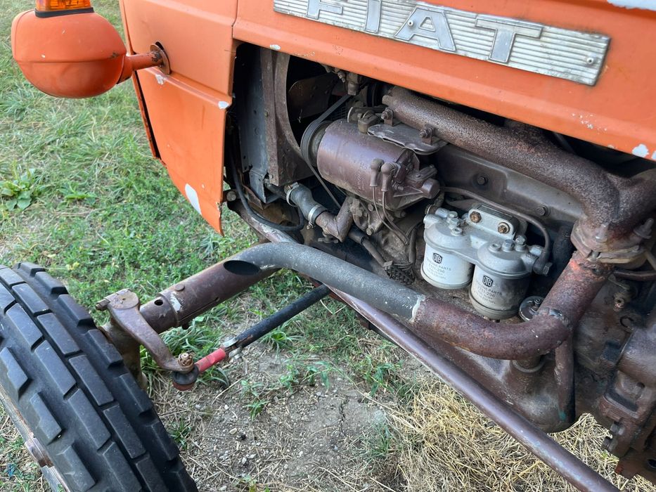 Tractor cu utilaje -balotiera -cositoare -grebla-remorca peridoc