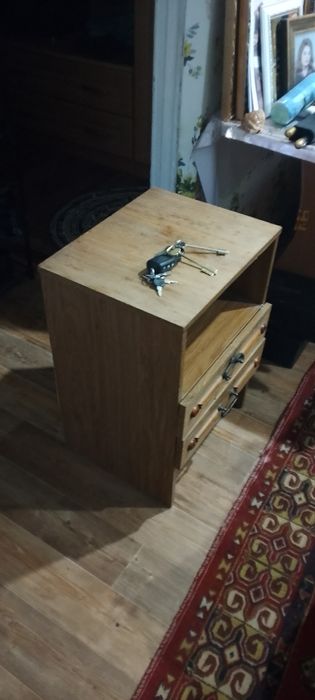 Продам 2 тумбочки за 5 тысяч