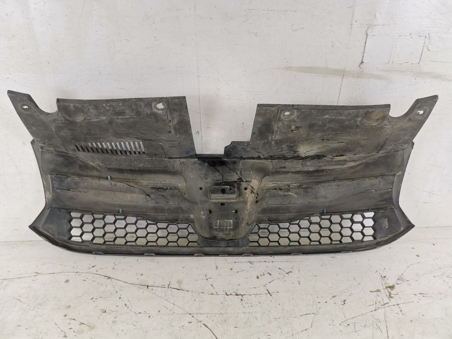 Grila Radiator Dacia  Logan 2 2013 2014 2015 2016 Originala In Stare B