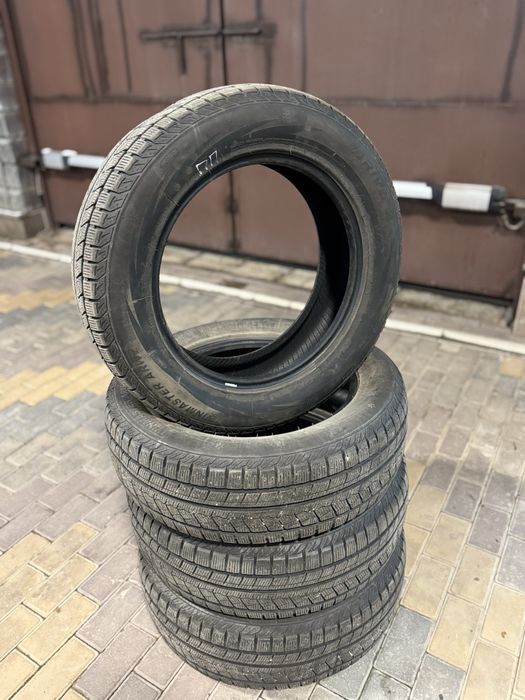 Б/у зимняя резина Arivo R18