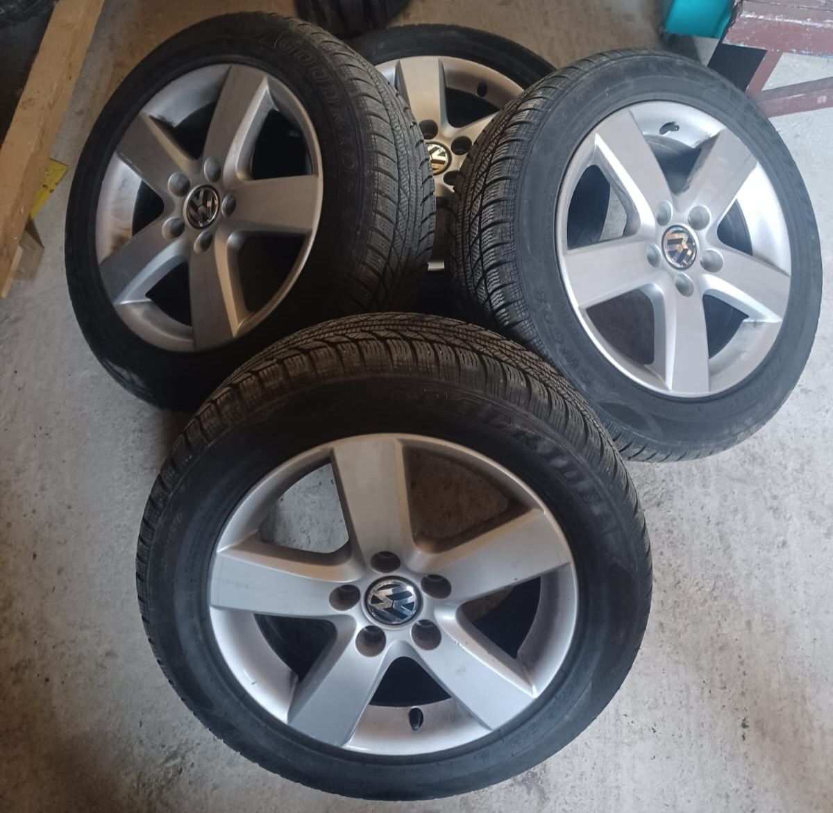 Jante aliaj  VW pe 16 cu anvelope de iarna