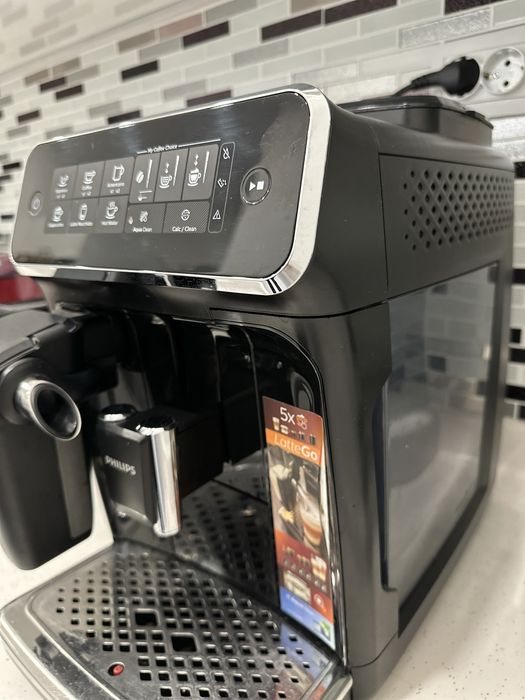 Кафеавтомат Philips LatteGo EP3241/50