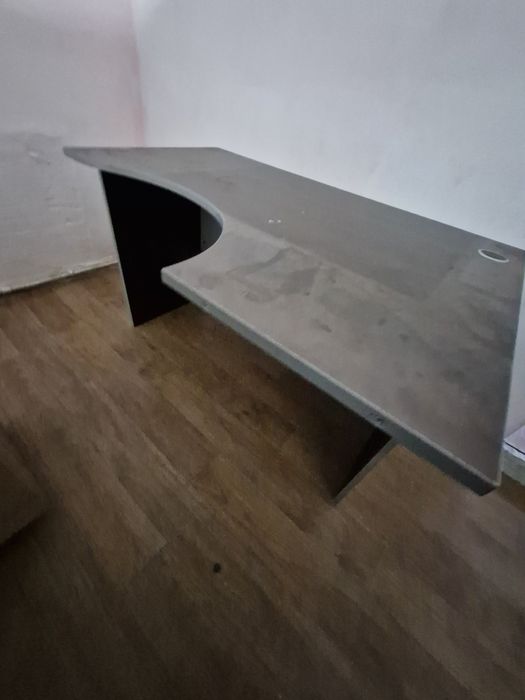 Продам компьютерный стол офисный