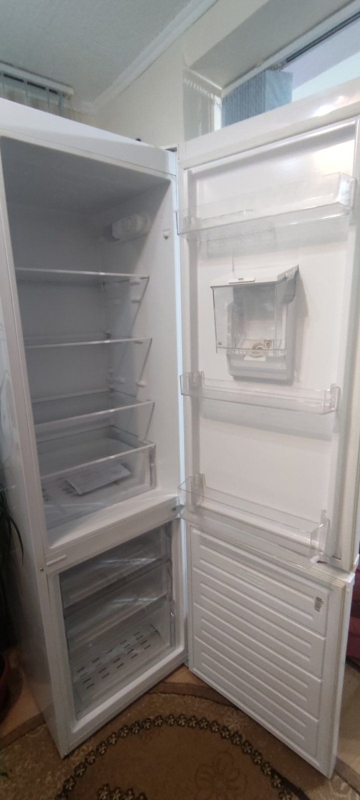 Продавам Хладилник Finlux
