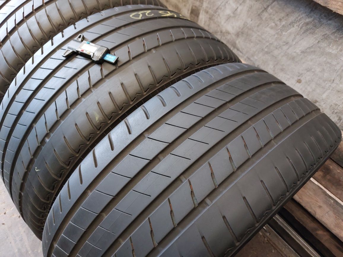 Set anvelope 305/40 R20 cu 275/45 R20 Brisgestone Runflat