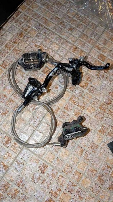 Hope Tech3 V4 + Дискове 220мм + преходници + кит за обезвъздушаване