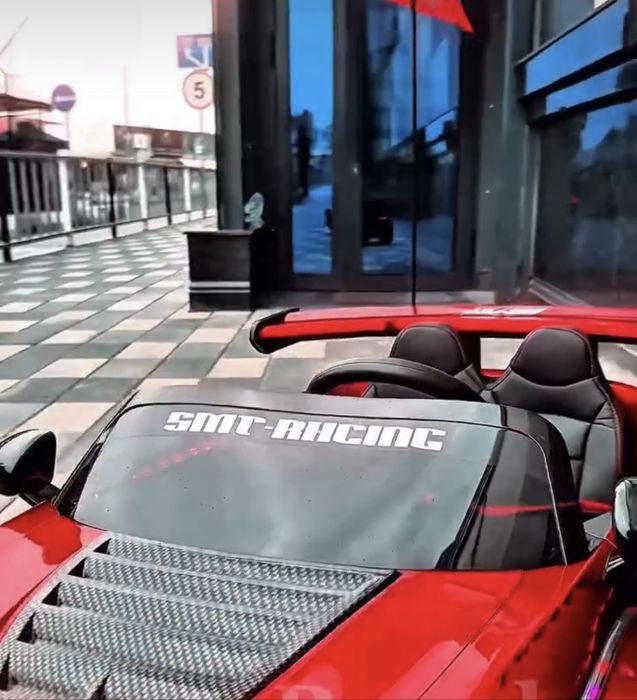 Детская машинка красная