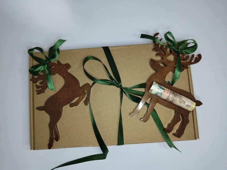 Коледни фигурки, подаръци, ръчна изработка от епоксидна смола