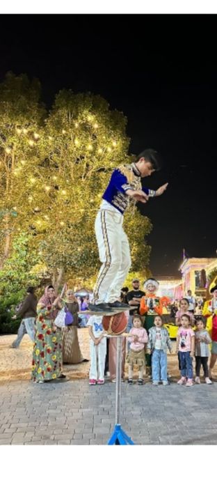 Kafe restoranlarda ugʻilgan kunlarda sirk shou tomoshalari.