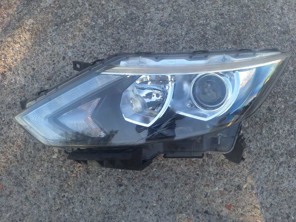 Ляв Фар За Nissan Qashqai J11 от 2013-2017 Година  Нисан Кашкай 2