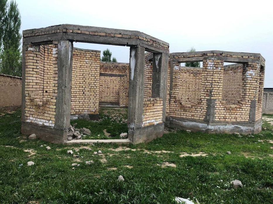 Уч Кахрамон постдан 10 км Гишт-куприкда 9.6 соток ер сотилади