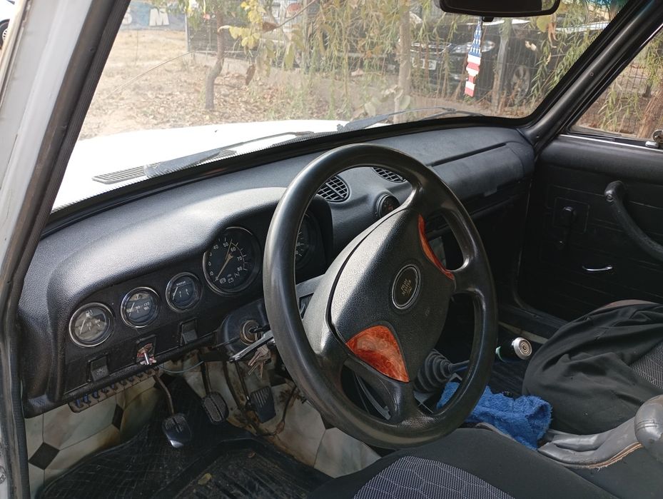 Сотилади ваз 2106