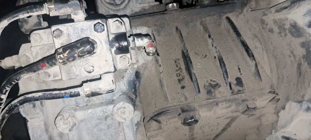 Howo sinoturk 10 tonalik karobka rabochi bor aybi yuq zapchast yangi