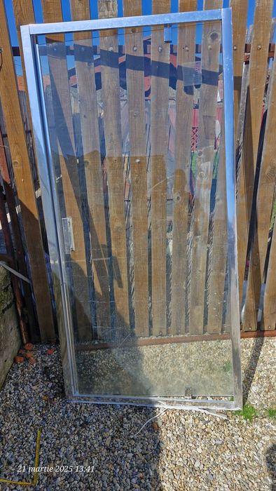 Ușă și perete duș din sticlă securizată, stare foarte bună