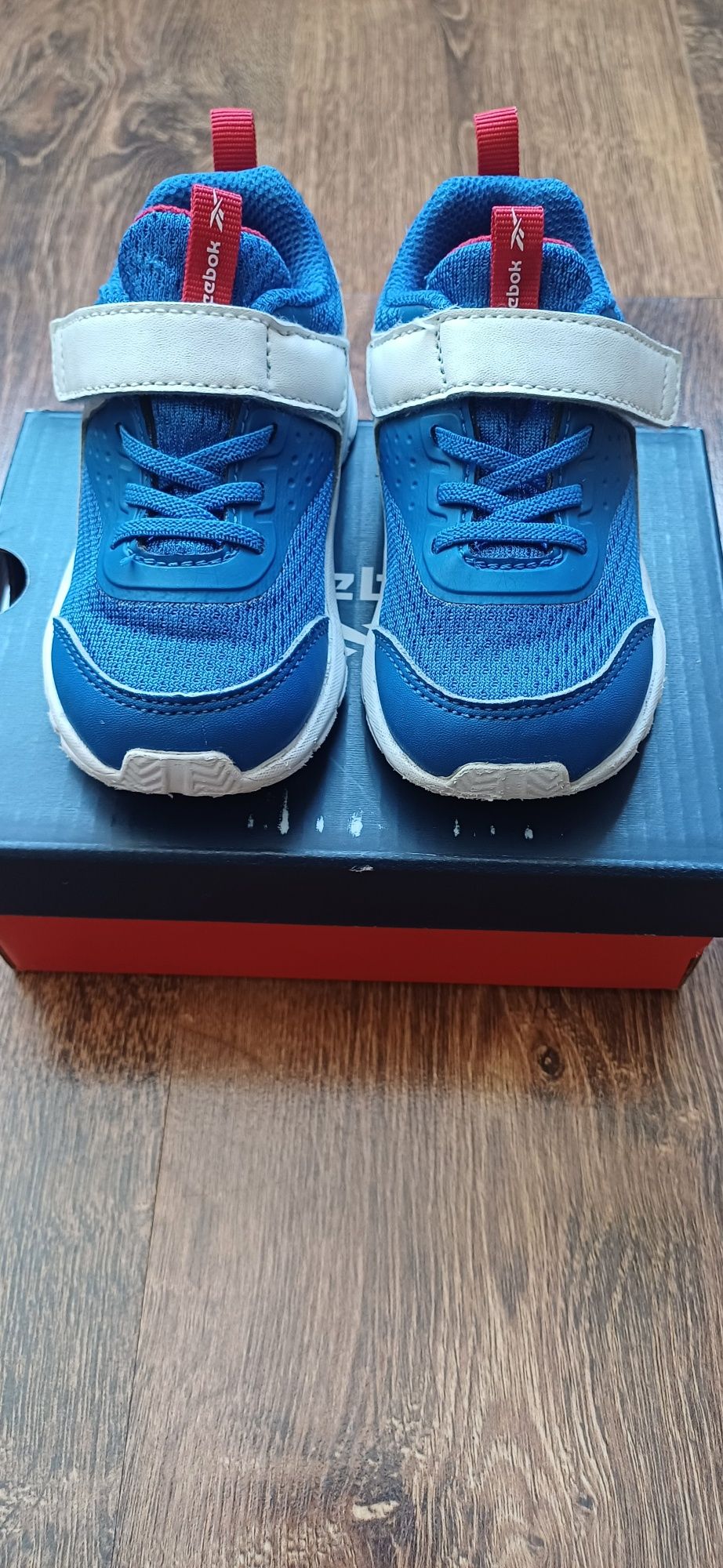 Бебешки маратонки New balance и  Reebok