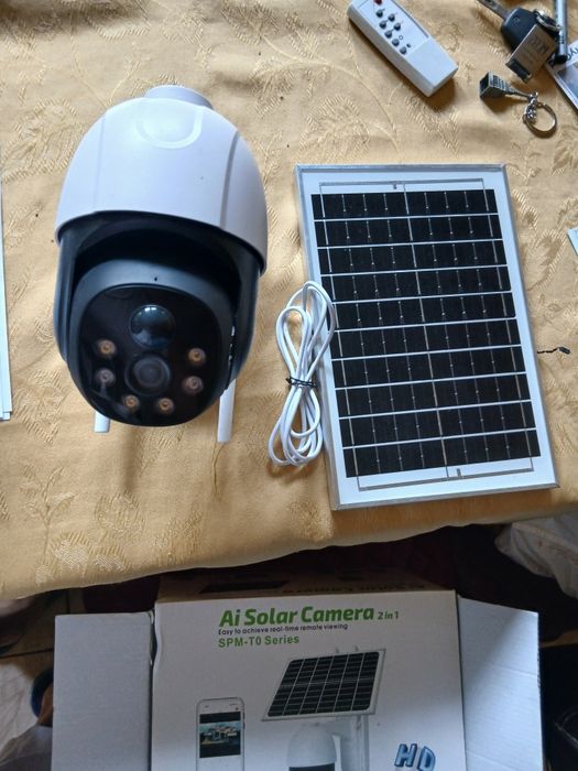 Camera de supraveghere cu panou solar,rotativa,,noua,, suport card/sim