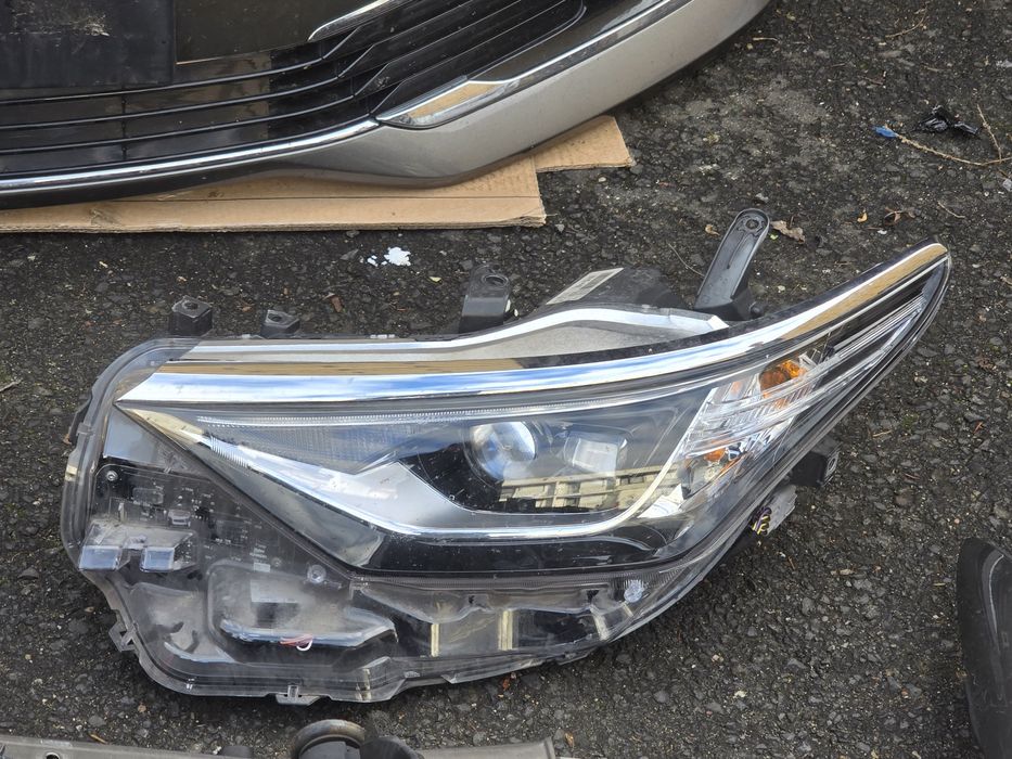 Bara capot aripa far radiatoare trager intaritura toyota auris II face