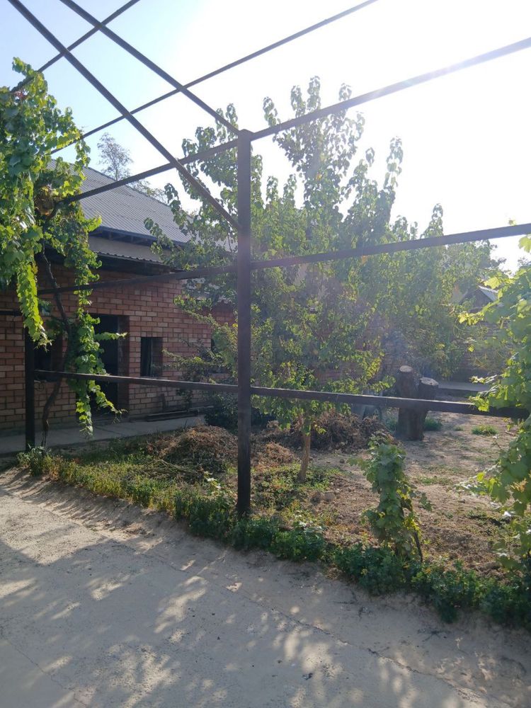 Продаётся жилой дом трёх этажный
