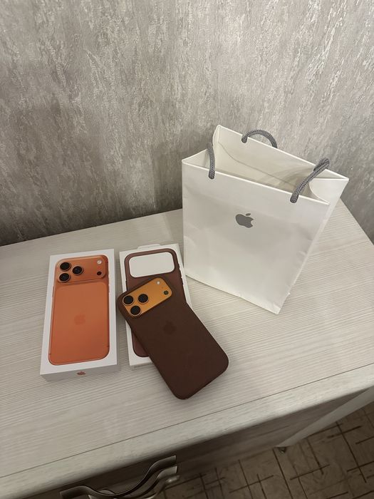 Продам айфон 17 про макс 2тб официальный с мировой гарантией.