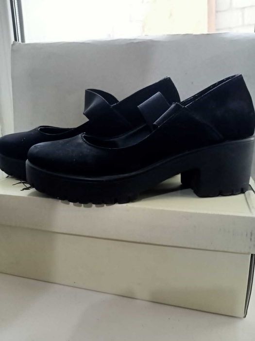 Обувь женская ,,,