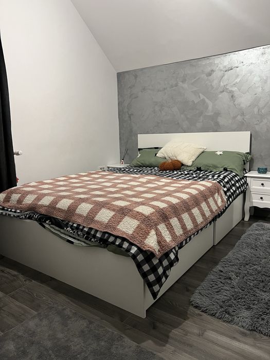 Pat din lemn masiv alb mat