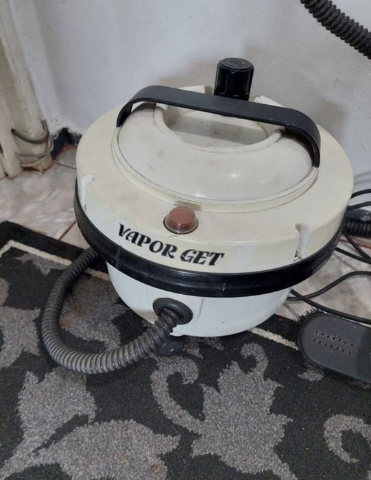 Vând aspirator cu vapori second-hand