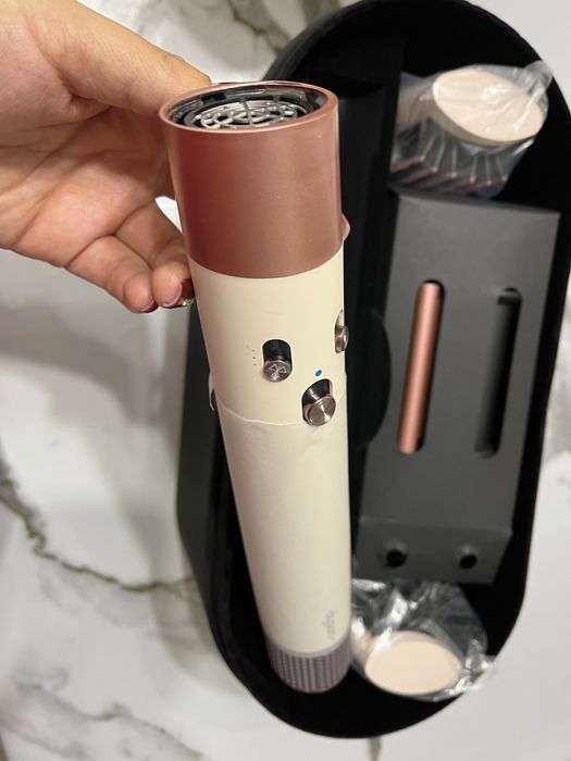 Продается фен Dyson