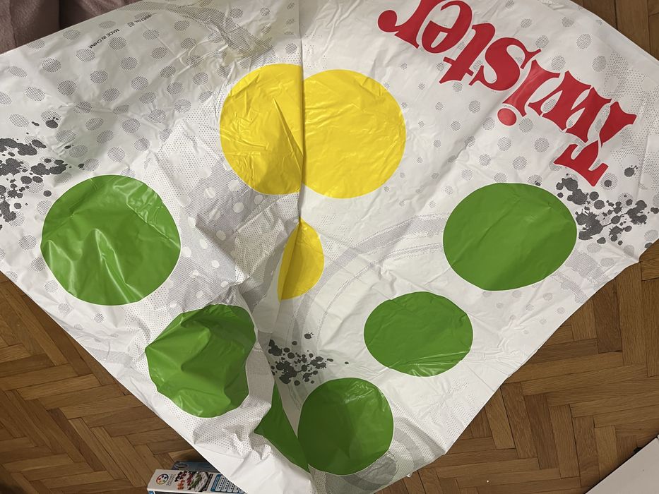 Joc distractiv pentru toată familia – Twister