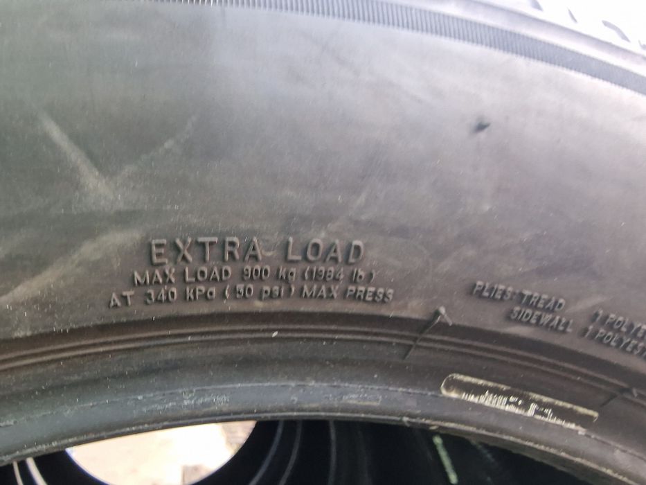 Anvelope 235/55R18 marca Bridgestone, DOT 2022, 6.5 mm