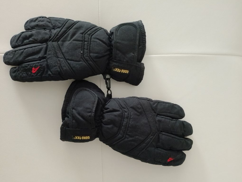 Vând mănuși Goretex, produs nou, produs original,mărimea S.
