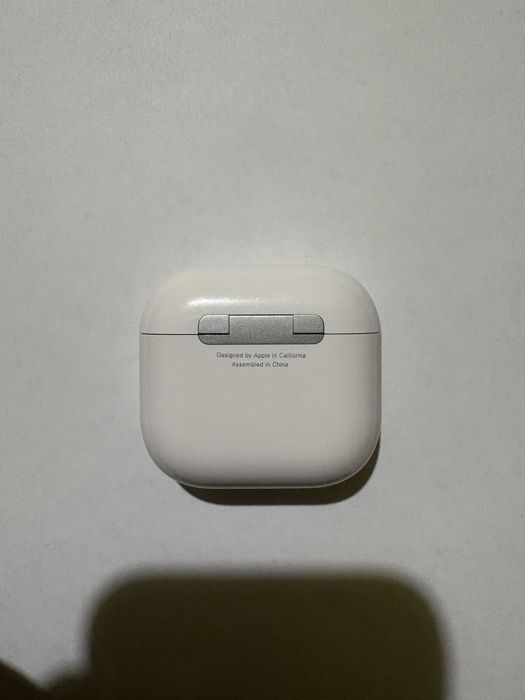 AirPods 4 cu ANC